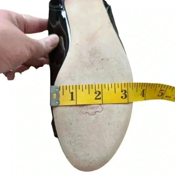 Stuart Weitzman Chit  Chat Flats Peep Toe Patent Leather Black Silver Women's 9 - Picture 15 of 16